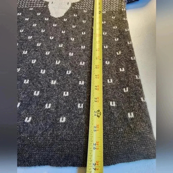 J. Crew Intarsia Reindeer Wool V-neck Sweater size M - Picture 11 of 12